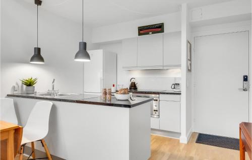 Kitchen, 2 Bedroom Amazing Apartment In Helsingr in Helsingor