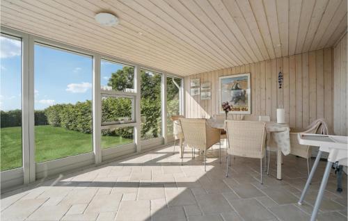  Amazing Home In Vesløs in Øsløs