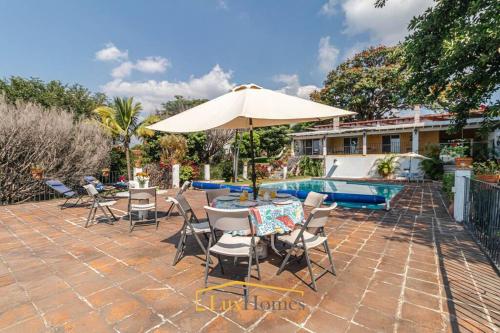 Amplia & cómoda casa, alberca, jardín y una vista fenomenal in Morelos, Mexico