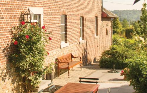 外觀, Amazing Home In Remersdaal With Wifi in 富倫