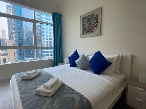 Very Convenient Apartment steps to Metro and Marina Mall Managed by SunnyHomes, Dubai (foto 2)