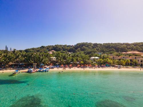 Uitzicht, Paradise Beach Hotel & Resort in West Bay