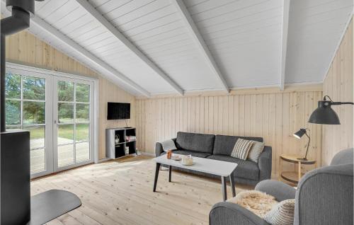 Amazing Home In Frøstrup With Kitchen in Frøstrup