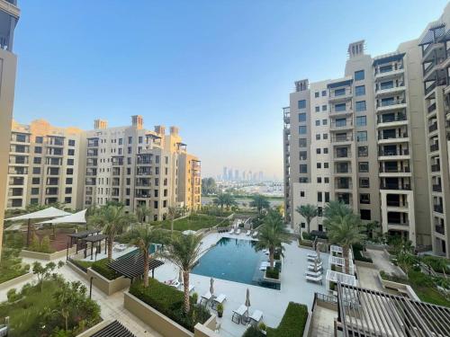 สวน, Luxe & Comfy Madinat Jumeirah - Apartment with Scenic Views - Pool Managed by SunnyHomes near ซูค มาดินัต จูไมราห์