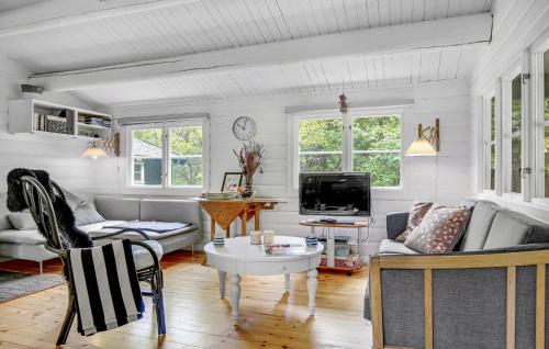  3 Bedroom Cozy Home In Frederiksværk in Frederiksværk