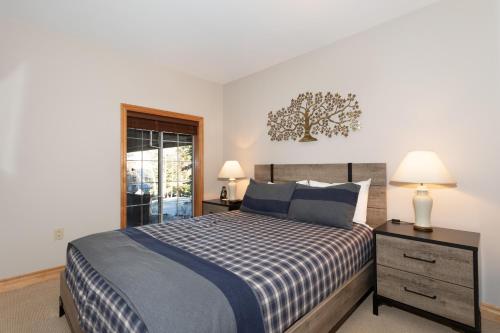 Stoneridge 27 | Cozy Townhome w/ Ski-in-Ski-Out Access, Hot Tub, Parking in Whistler, Canada