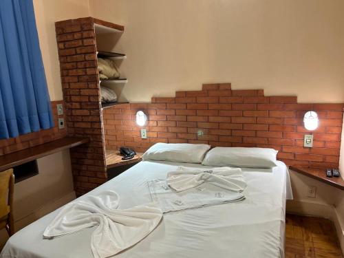 Deluxe Double Room image 6