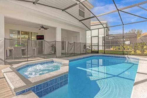6 Bedroom 5 Bathroom Solterra Resort 7259OL in Davenport, USA