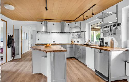Kitchen, Beautiful Home In Haderslev With Wifi in Arosund