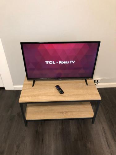 Létesítmények, Private 2-bedroom with free parking and direct bus to NYC Manhattan only 2 blocks away in Linden (NJ)