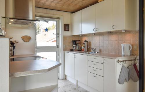 keuken, Pet Friendly Home In Hvide Sande in Ringkøbing