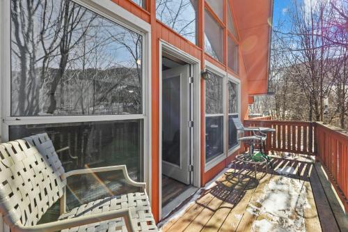 102 Skiview Ln Unit 5 by Carolina Stays in Beech Mountain, USA