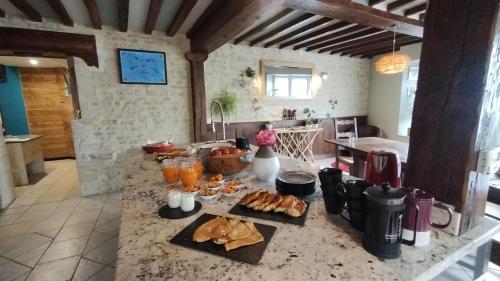 Heritage stone house BnB with Gourmet Breakfast - Chambres d'hôtes de charme entre Bayeux et les plages du débarquement 4