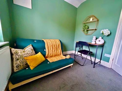 Lemon Drop Lodge Wyndale Living Parking BHam NEC