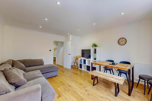 2 Bed with Garden & Free Parking near the Thames, Londyn