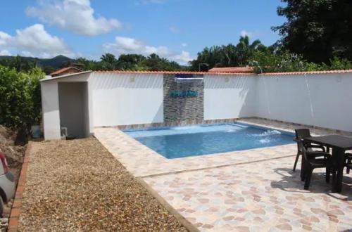 Casa vacacional en Carmen de Apicala con piscina