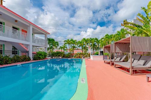 106 Tropical Breeze - Formerly Wells Manor Since 1953
