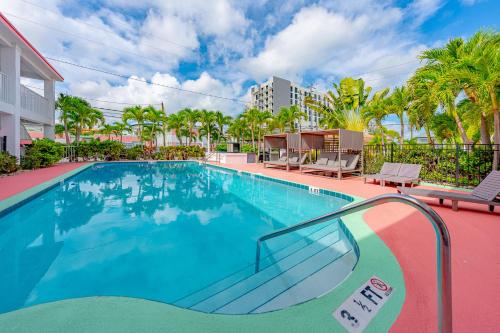 106 Tropical Breeze - Formerly Wells Manor Since 1953