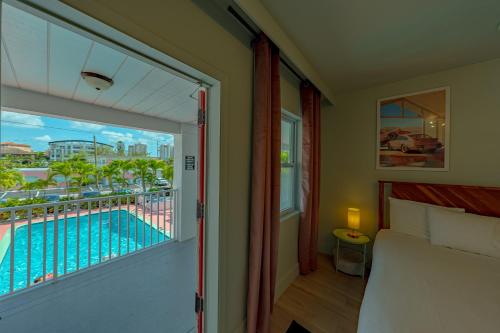 106 Tropical Breeze - Formerly Wells Manor Since 1953