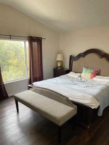 Master Bedroom inside a Gorgeous Home in a Beautiful Neighborhood, Las Vegas (foto 5)