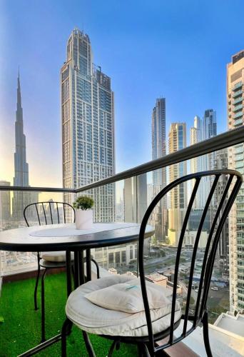 Stunning Burj and Fountain View - 2BR, Dubaj
