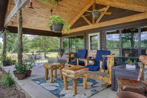 Camplee - 50 Private Acres - Lake Sam Rayburn in Zavalla, USA