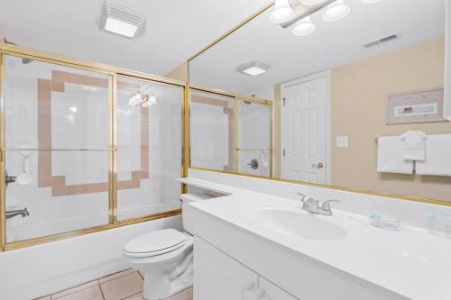 Fordham 201 OV 3BR3BA wKitchen & Balcony - image 10