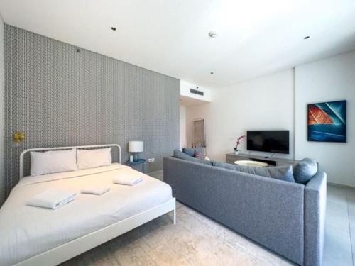 Peaceful Studio Escape In Business Bay - image 6