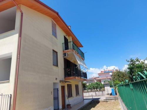 Ma-gi house, Latina