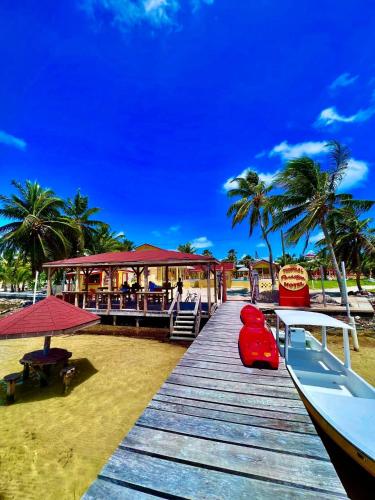 Ngoại cảnh khách sạn, Tropical Paradise in Caye Caulker