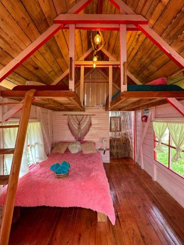 1 double bed, 2 twin beds