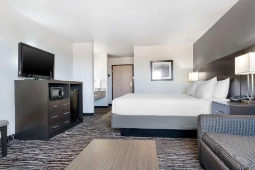 Best Western Santa Fe Inn - image 10