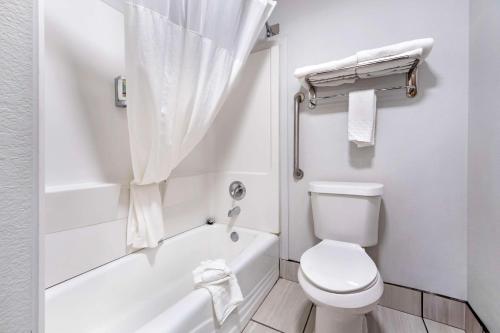 Best Western Santa Fe Inn - image 13