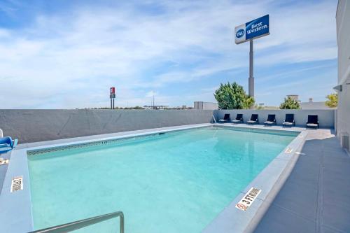 Best Western Santa Fe Inn - image 4