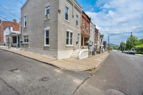 Around the corner to PPL Center! With secured parking 1st floor unit Around the corner to PPL Center! With secured parking 1st floor unit