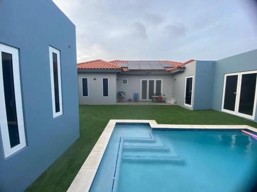 Pool house in Paradera