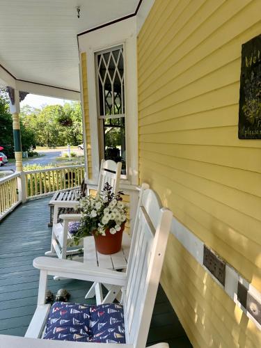 Inn at the Oaks - image 7