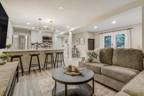 Lower Stone Lodge - Hot Tub - Game Room - Lower Unit in Cascade-Chipita Park, USA