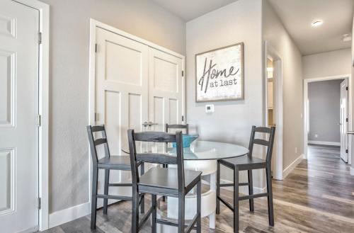 New Upper Condo-Covered Deck-Pet Friendly in Colorado Springs, USA