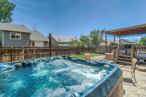 Hot Tub - Pet Friendly - 7 miles to Fort Carson in Fountain, USA