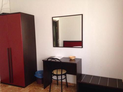 Double Room with Shared Toilet image 4