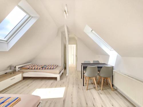 Wohnreich Blaustein Mitte -3A- 4er WG mit eigenem Bad Wohnreich Blaustein Mitte -3A- 4er WG mit eigenem Bad