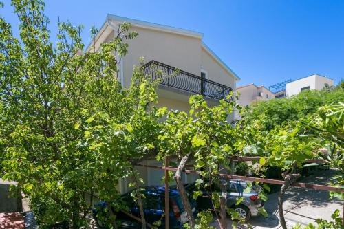 Apartment Podstrana 17586b - image 7