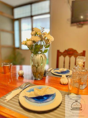 Departamento centrico y tranquilo ideal para parejas en Mendoza - image 2