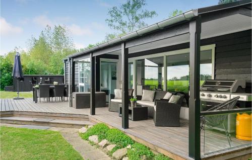  Three-Bedroom Holiday Home In Bogense in Bogense