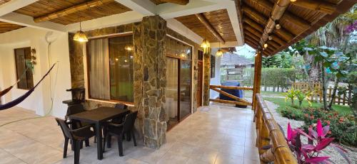 陽台/露台, Casa vacacional Playa y Campo familiar in 奧隆