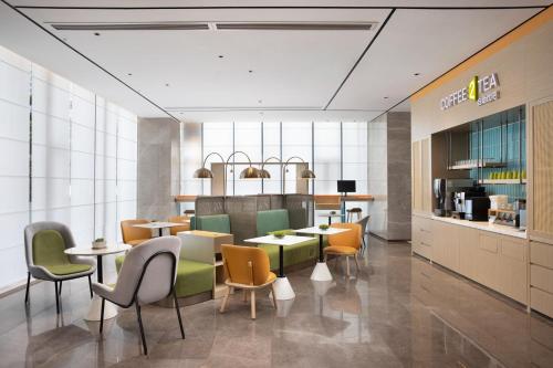 avla, Hilton Home2 Suites by Hilton Qianjiang New City Hangzhou in Okraj Jiang Gan – Vzh. žel. postaja Hangzhou