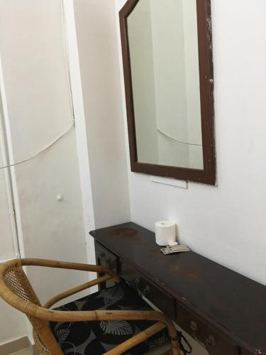 Queen Room with Shared Bathroom image 1
