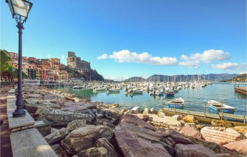  Amazing Home In Bedizzano With Wifi in Bedizzano