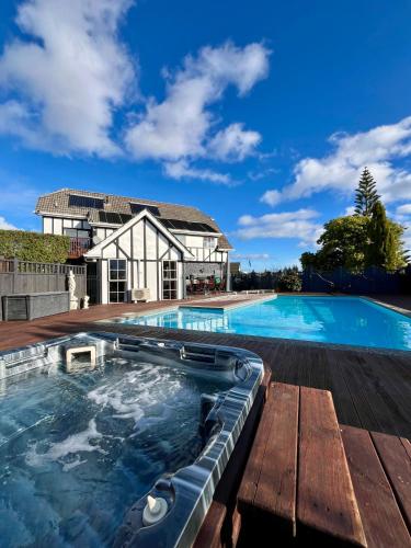 Pool, Tudor Manor Bed & Breakfast in Paraparaumu